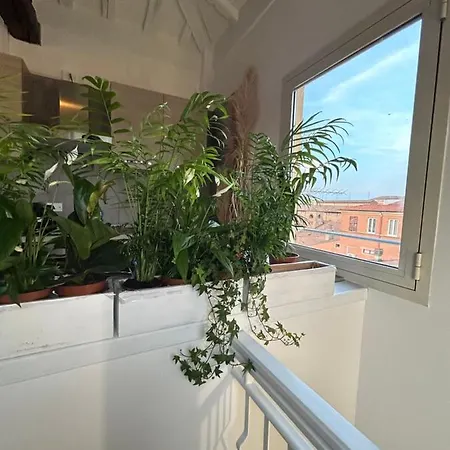 Tower 22 - Centre And Near Train Station Apartment *