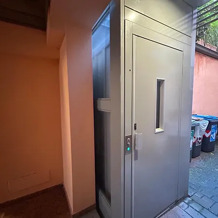 Tower 22 - Centre And Near Train Station Apartment Modena