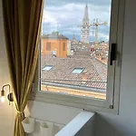Tower 22 - Centre And Near Train Station Apartment *