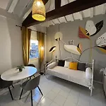 Tower 22 - Centre And Near Train Station Apartment