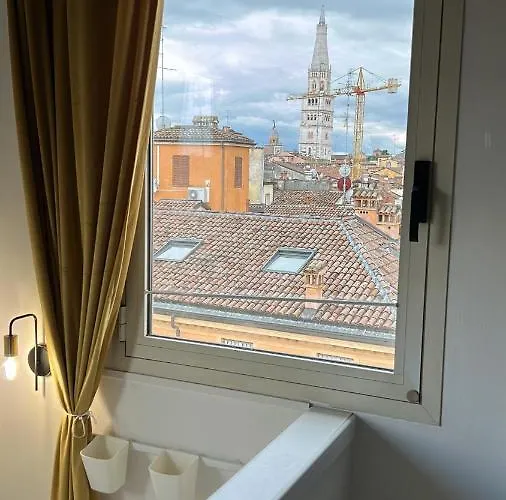 Tower 22 - Centre And Near Train Station Apartament *