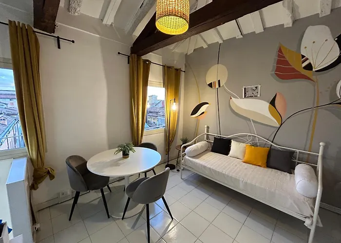 Tower 22 - Centre And Near Train Station Apartament Modena